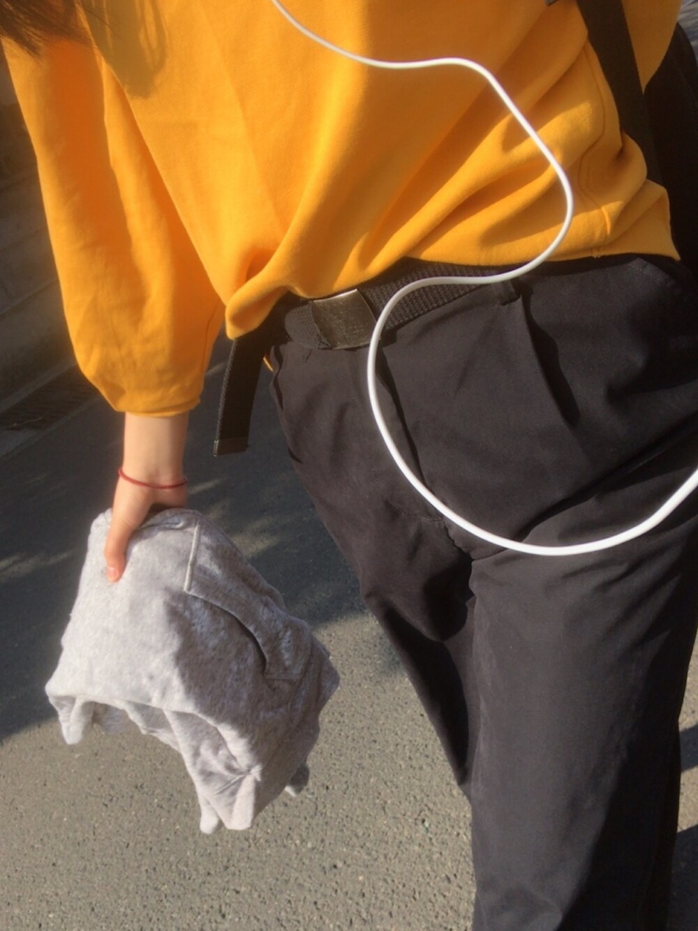 「yellow」｜「niko and...のタックスリーブプルオーバー【niko and ...】（Tシャツ/カットソー、イエロー系）」を使った、の こ の こさん（レディース・166cm）の春コーディネートの1枚目の写真