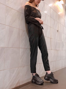 「厚底スニーカー」｜R&E_REZOY本部staffさん（レディース・165cm）の秋コーディネート