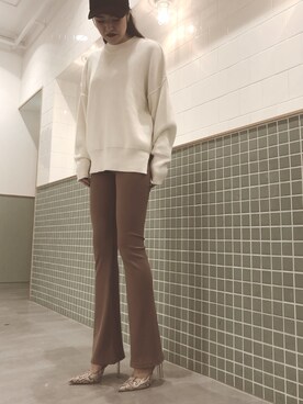 「R&E（アールアンドイー）のアイテム（パンプス）」を使った、R&E_REZOY本部staffさん（レディース・164cm）の冬コーディネート