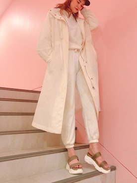 「アイテム（サンダル、グリーン系）」を使った、R&E_REZOY本部staffさん（レディース・164cm）の春コーディネート