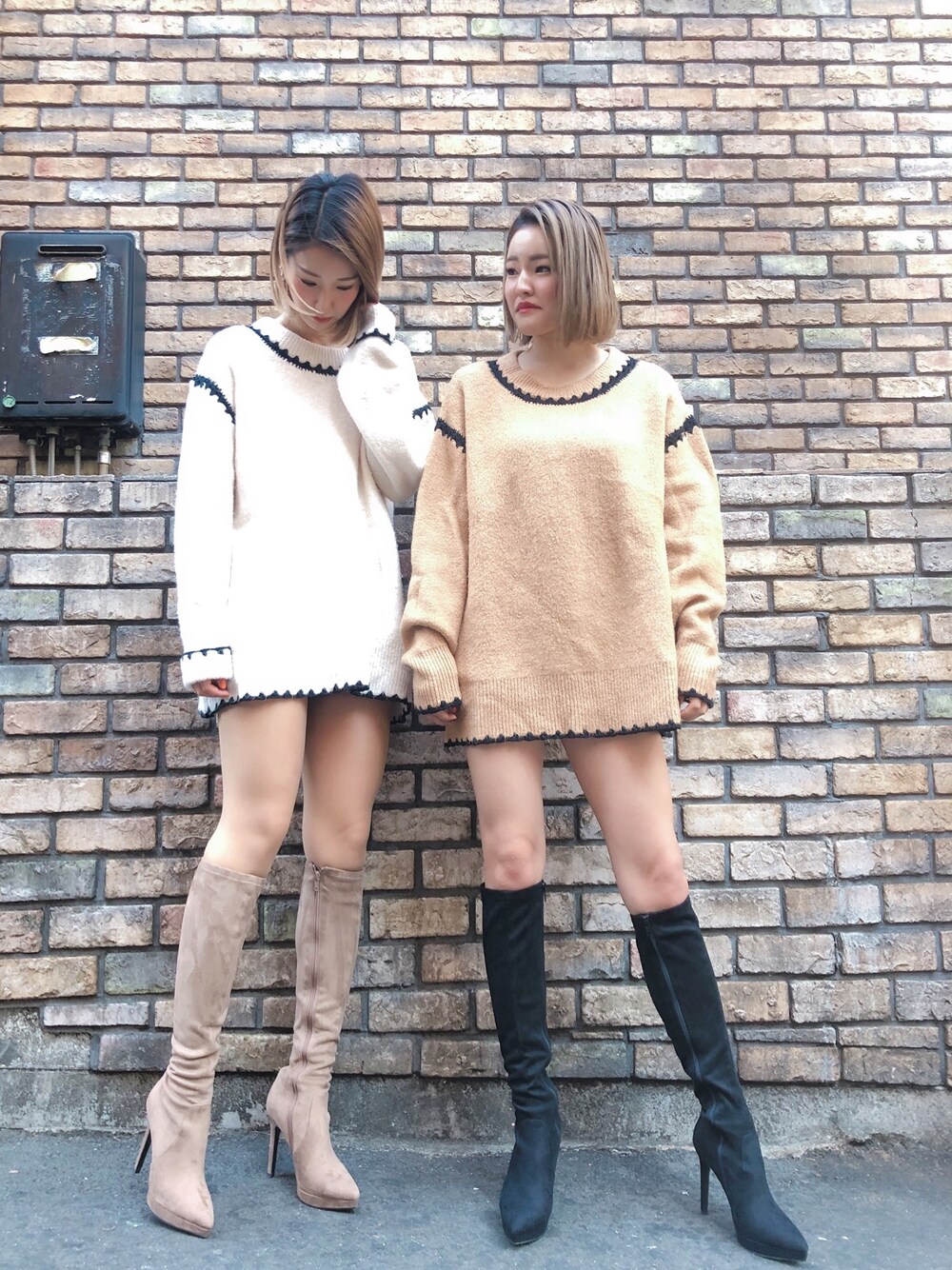 「大人カジュアル、ピンヒール、ロングブーツ、R&E渋谷109スタッフコーデ、ニット、ワンピース」｜「R&Eの【再入荷しました即日配送可能】【20AW新作】【R&E】ポインテッドトゥハイヒールロングブーツ（ブーツ、ベージュ系）」を使った、R&E_REZOY本部staffさん（レディース・164cm）の冬コーディネートの1枚目の写真