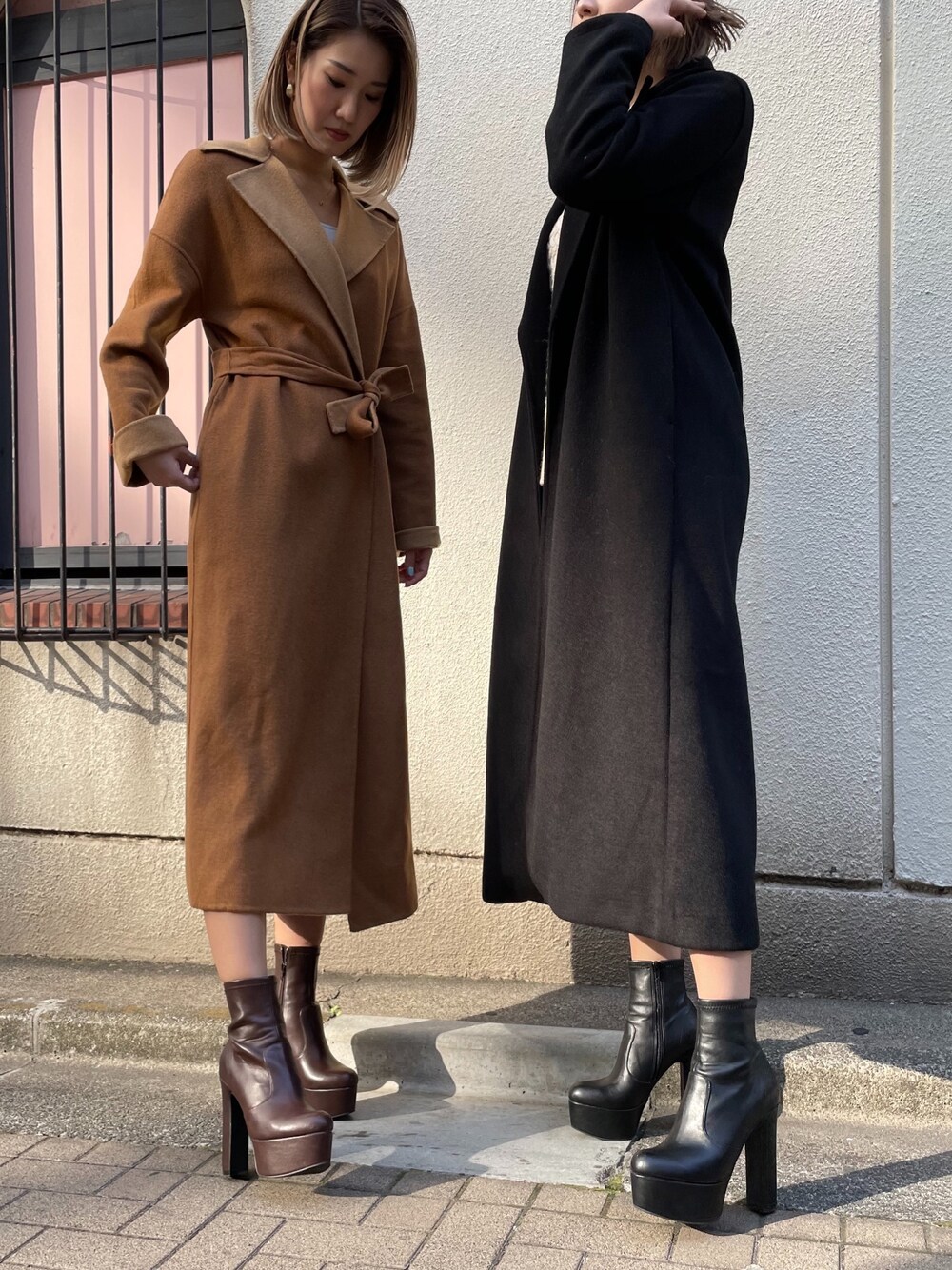「ロングコート、厚底ブーツ、厚底シューズ、リンクコーデ、大人かわいい、オトナ女子、R&E渋谷109スタッフコーデ、高身長女子」｜「R&Eの【再入荷いたしました！即日配送可能】【20AW新作】【R&E】太ヒールストレッチショートブーツ（ブーツ、ブラウン系）」を使った、R&E_REZOY本部staffさん（レディース・164cm）の冬コーディネートの1枚目の写真