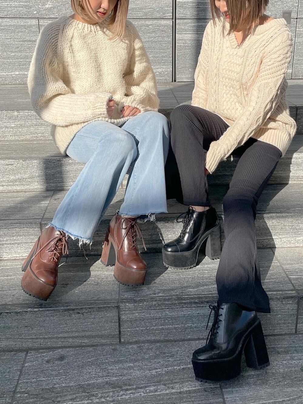 「今日のコーデ、厚底シューズ、リンクコーデ、大人かわいい、フレアパンツ、R&E渋谷109スタッフコーデ」｜「R&Eの【20AW新作】【R&E】厚底レースアップショートブーツ（ブーツ、ブラウン系）」を使った、R&E_REZOY本部staffさん（レディース・164cm）の冬コーディネートの1枚目の写真