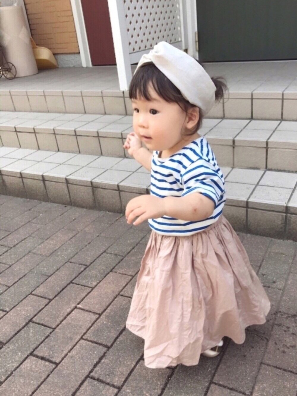 「キッズコーデ、女の子、1歳5ヶ月、ガーリー、monmimi、韓国子供服、サンダルに靴下、ボーダー、ちびボーダー族、ナチュラル」｜「LUPINUS@Haaachan♡のアイテム（ヘアバンド、ベージュ系）」を使った、☺︎May☺︎さん（キッズ・70cm）の夏コーディネートの1枚目の写真