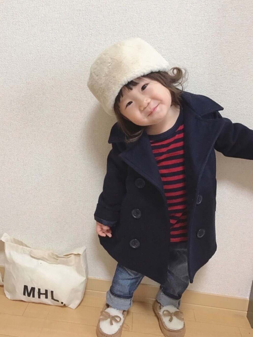 「キッズコーデ、女の子、1歳10ヶ月、ボーダー、ちびボーダー族、ピーコート、ロシアン帽、quoti use fith、デニム、モカシン」｜「BRANSHESのファーコサック帽（ハンチング/ベレー帽、ホワイト系）」を使った、☺︎May☺︎さん（キッズ・80cm）の秋コーディネートの1枚目の写真