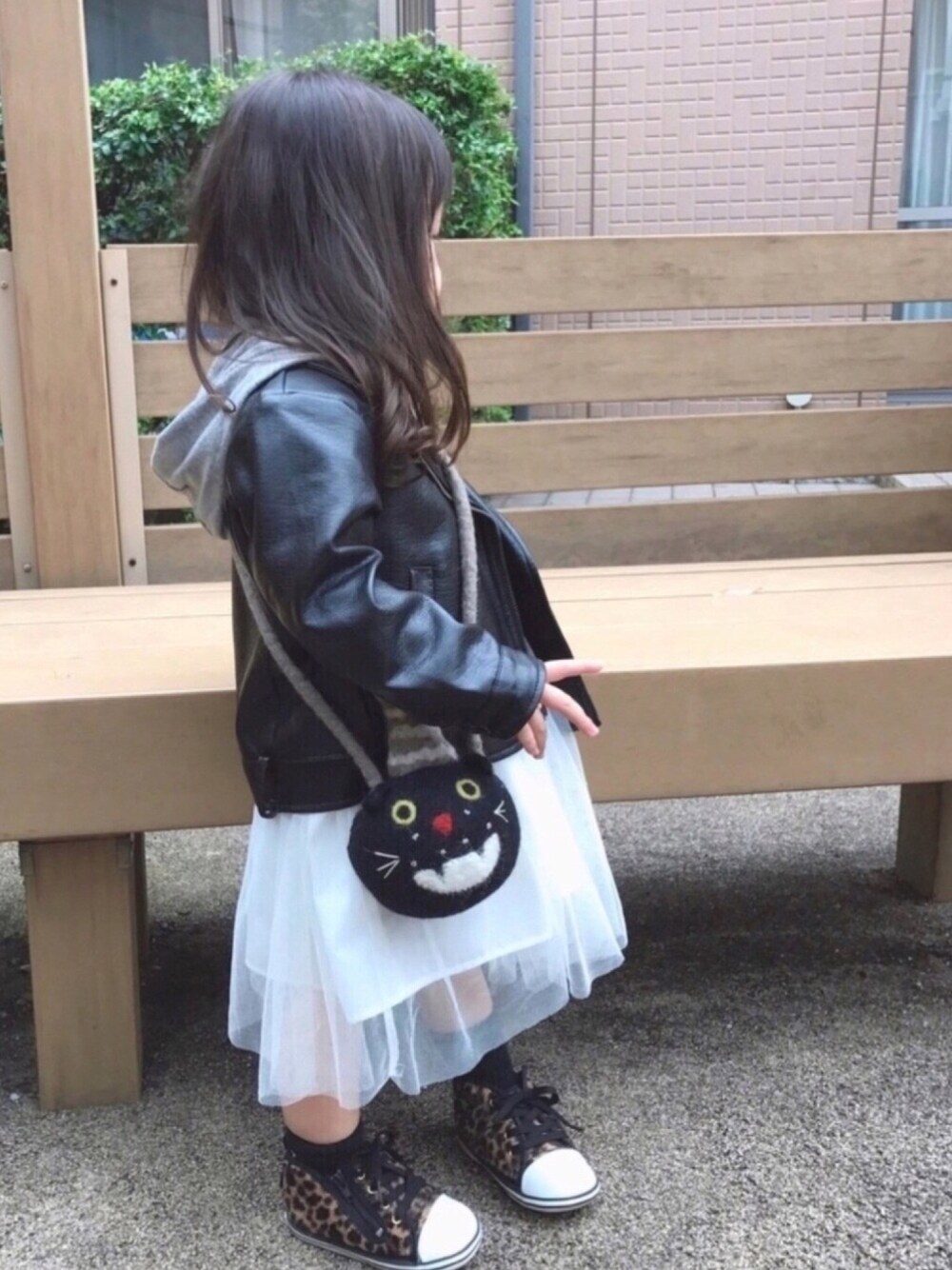 「レオパードらぶフェス、キッズコーデ、女の子、2歳、甘辛mix、レオパード、wearhalloween2018、チュールスカート、ライダース、converse」｜「Birthdayのアイテム（ライダースジャケット、ブラック系）」を使った、☺︎May☺︎さん（キッズ・80cm）の秋コーディネートの1枚目の写真