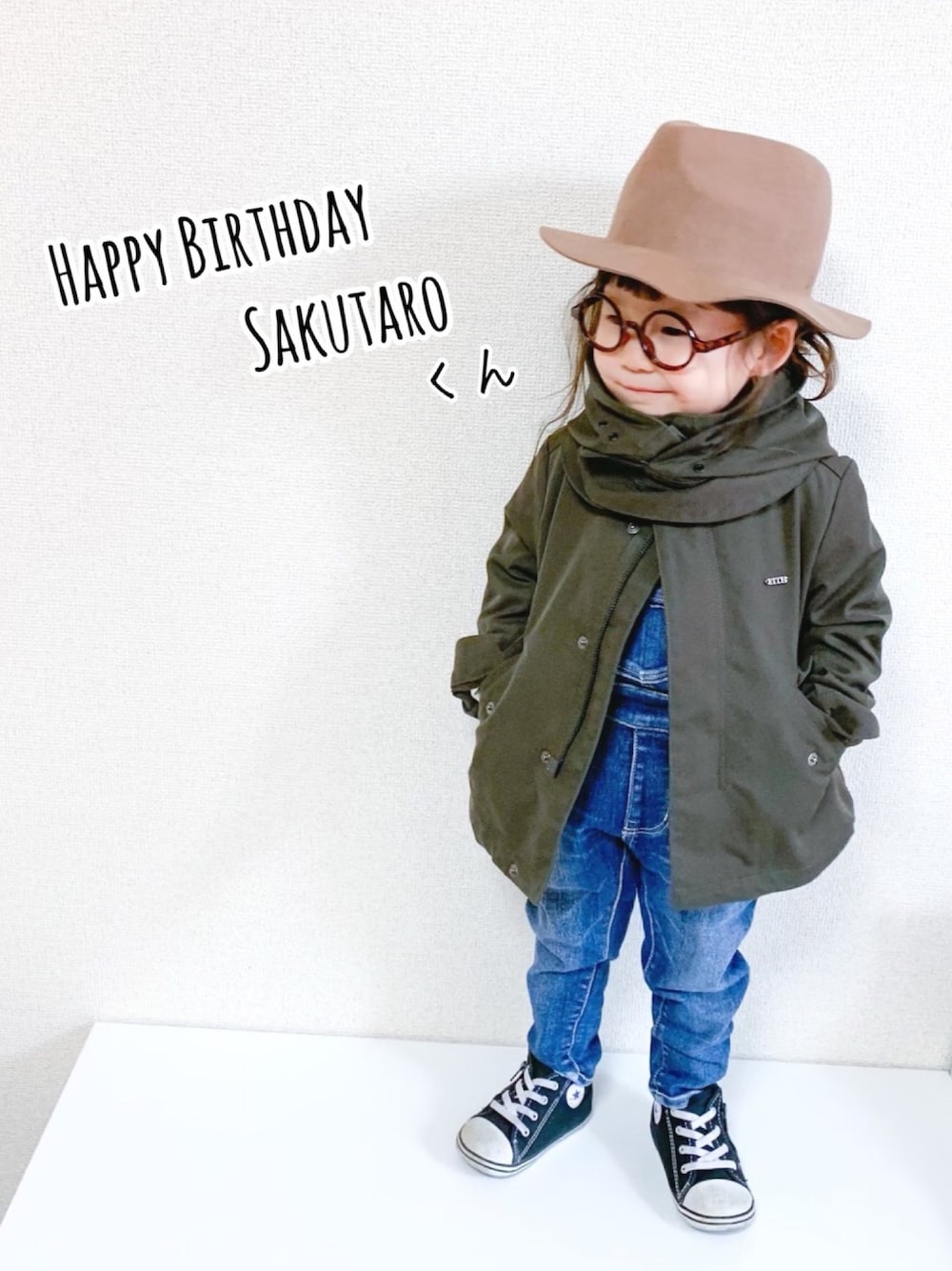 「キッズコーデ、女の子、3歳、お誕生日おめでとう！、リンクコーデ、モッズコート、デニムサロペット、ボーダー、ハット、丸メガネ」｜「F.O.KIDSのアイテム（ハット、ベージュ系）」を使った、☺︎May☺︎さん（キッズ・90cm）の春コーディネートの1枚目の写真