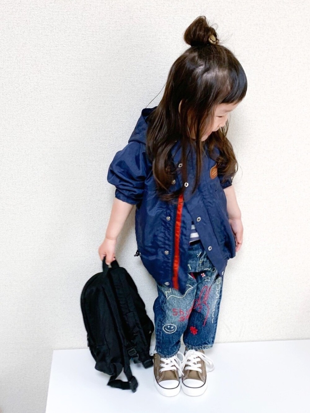 「キッズコーデ、女の子、3歳、平成最後のコーデ、平成最後、ボーイズライク、fith社、マウンテンパーカー、黒リュック、converse」｜「GO TO HOLLYWOODのアイテム（マウンテンパーカー、ブルー系）」を使った、☺︎May☺︎さん（キッズ・90cm）の春コーディネートの1枚目の写真