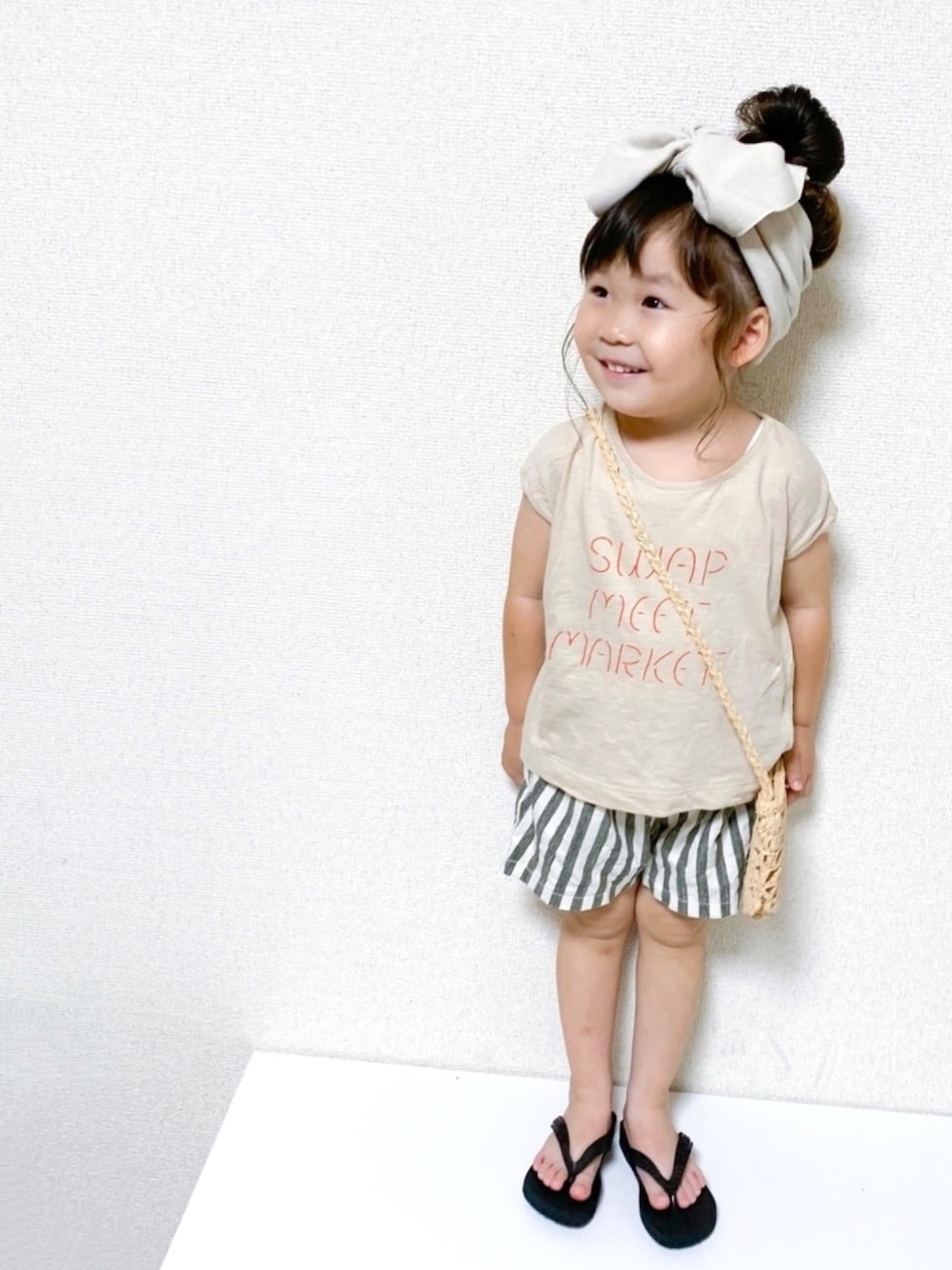 「キッズコーデ、女の子、3歳、夏だ！Tシャツ着よう！、swap meet market、ストライプ、ビーチサンダル、リボンターバン、manmaru.a、カジュアル」｜「CIAOPANIC TYPYの【CIAOPANIC TYPY lil'】BIGリブリボンターバン（ヘアバンド、ホワイト系）」を使った、☺︎May☺︎さん（キッズ・74cm）の夏コーディネートの1枚目の写真