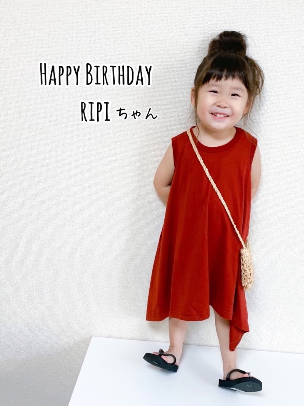 「キッズコーデ、女の子、3歳、夏コーデ、ワンピース、Branshes、おだんごヘアー、お誕生日おめでとう！、リンクコーデ、令和元年ひな祭り告知」｜「BRANSHESのノースリーブワンピース（ワンピース、レッド系）」を使った、☺︎May☺︎さん（キッズ・90cm）の夏コーディネートの1枚目の写真