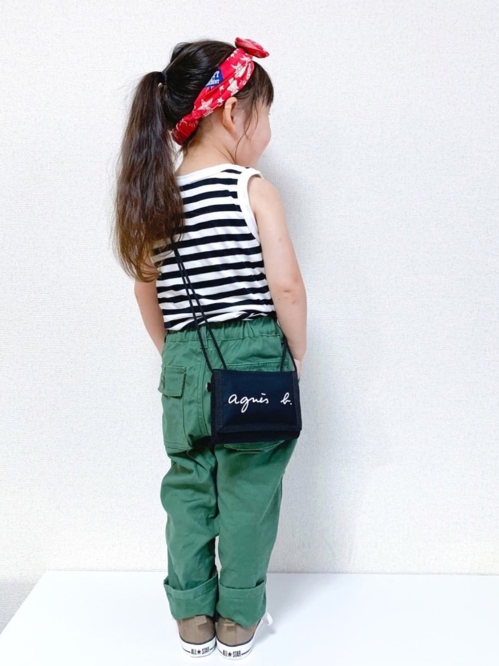 「キッズコーデ、女の子、3歳、夏のボーダーフェス、devirock、ボーダー×カーキ、ボーダー、ベイカーパンツ、converse、カジュアルコーデ」｜「DENIM DUNGAREEのアイテム（ヘアバンド、レッド系）」を使った、☺︎May☺︎さん（キッズ・90cm）の夏コーディネートの1枚目の写真