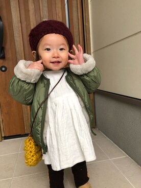 「アイテム（ミリタリージャケット、イエロー系）」を使った、aruさん（キッズ・80cm）の冬コーディネート