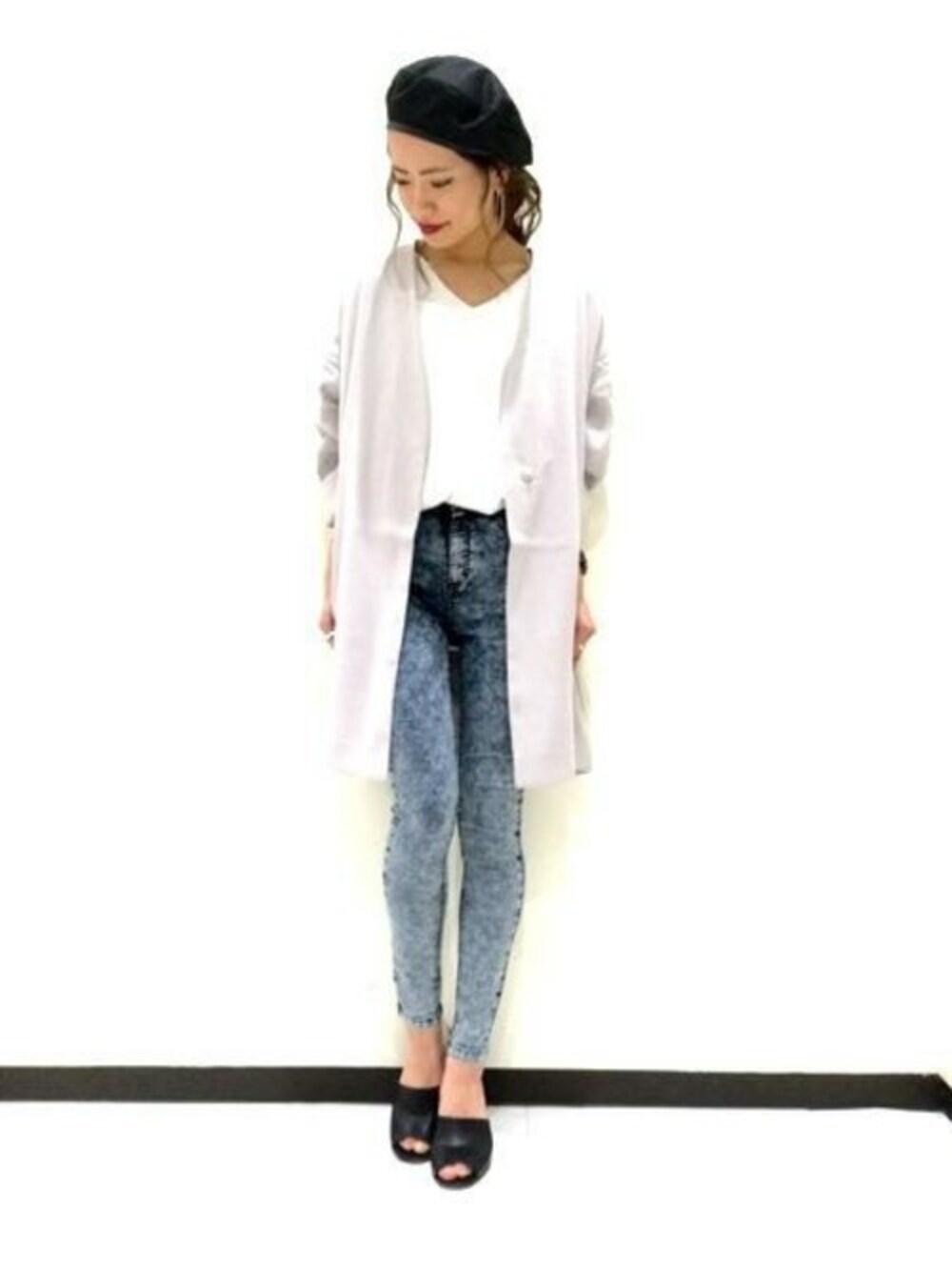 「JEANASiS、ジーナシス、ケミカルウォッシュ、スプリングコート、スキニーデニム、春コーデ」｜「JEANASISのSSノーカラーコート/748641（ノーカラージャケット、グレー系）」を使った、JEANASIS　長崎店STAFFさん（レディース・156cm）の春コーディネートの1枚目の写真