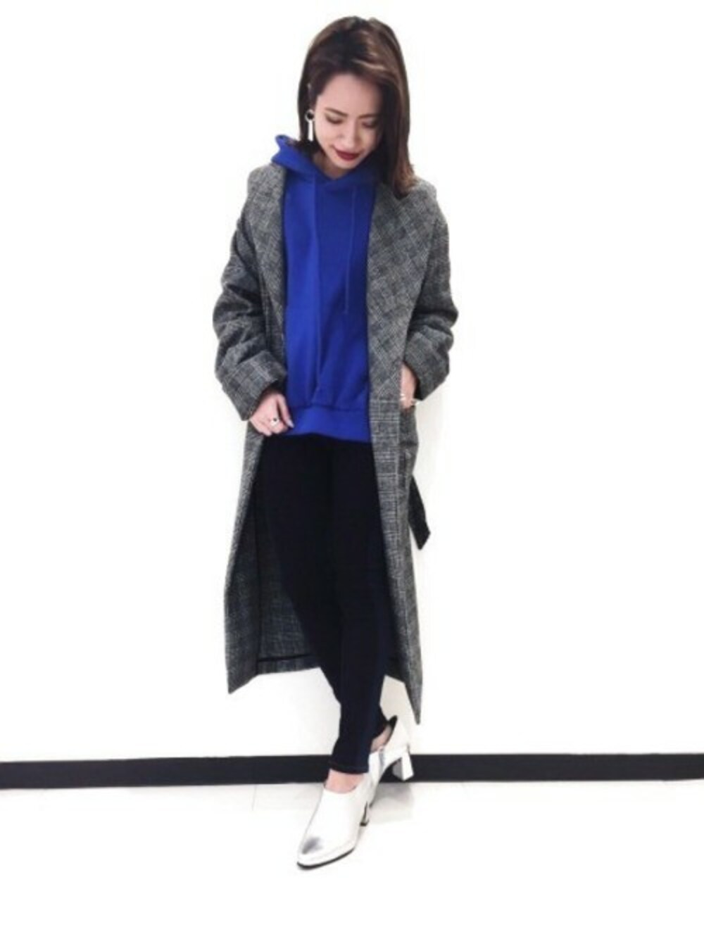 「チェック、パーカー、JEANASiS、ジーナシス、チェックコート、スキニーデニム、フーディー、秋コーデ」｜「JEANASISのチェックショールコート/772313（その他アウター、グレー系）」を使った、JEANASIS　長崎店STAFFさん（レディース・156cm）の秋コーディネートの1枚目の写真