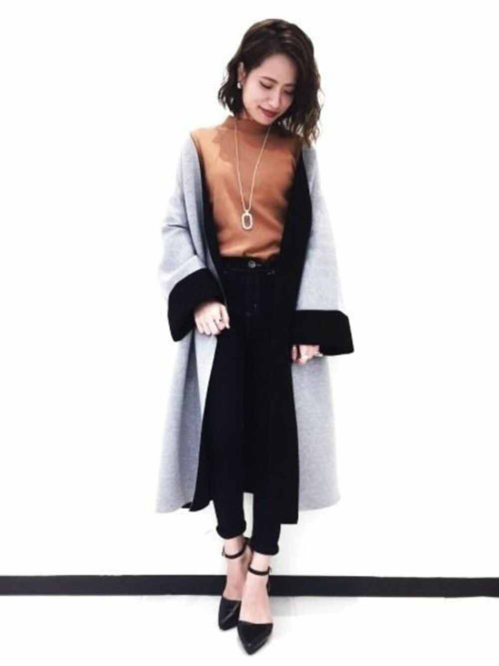 「ハイネック、JEANASiS、ジーナシス、秋色、スキニーデニム、オトナカジュアル、秋コーデ、コーディガン」｜「JEANASISのリバーシブルノーカラーコーディガン/763354（ノーカラージャケット、グレー系）」を使った、JEANASIS　長崎店STAFFさん（レディース・156cm）の秋コーディネートの1枚目の写真