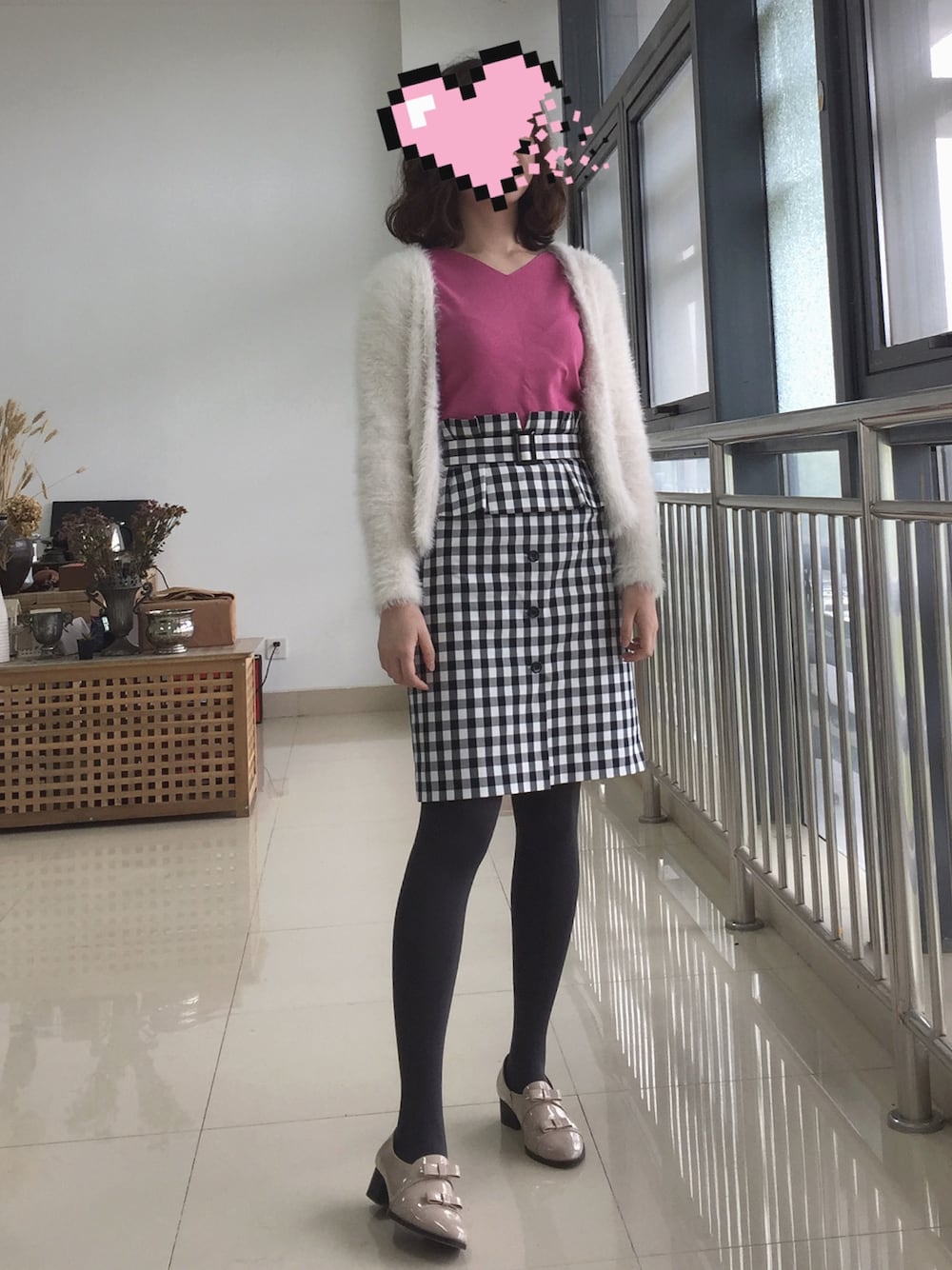 今季JUSGLITTY バックチェーン付ニット JUSGLITTY（ジャスグリッティー）の「モチーフチェーン付リブニット