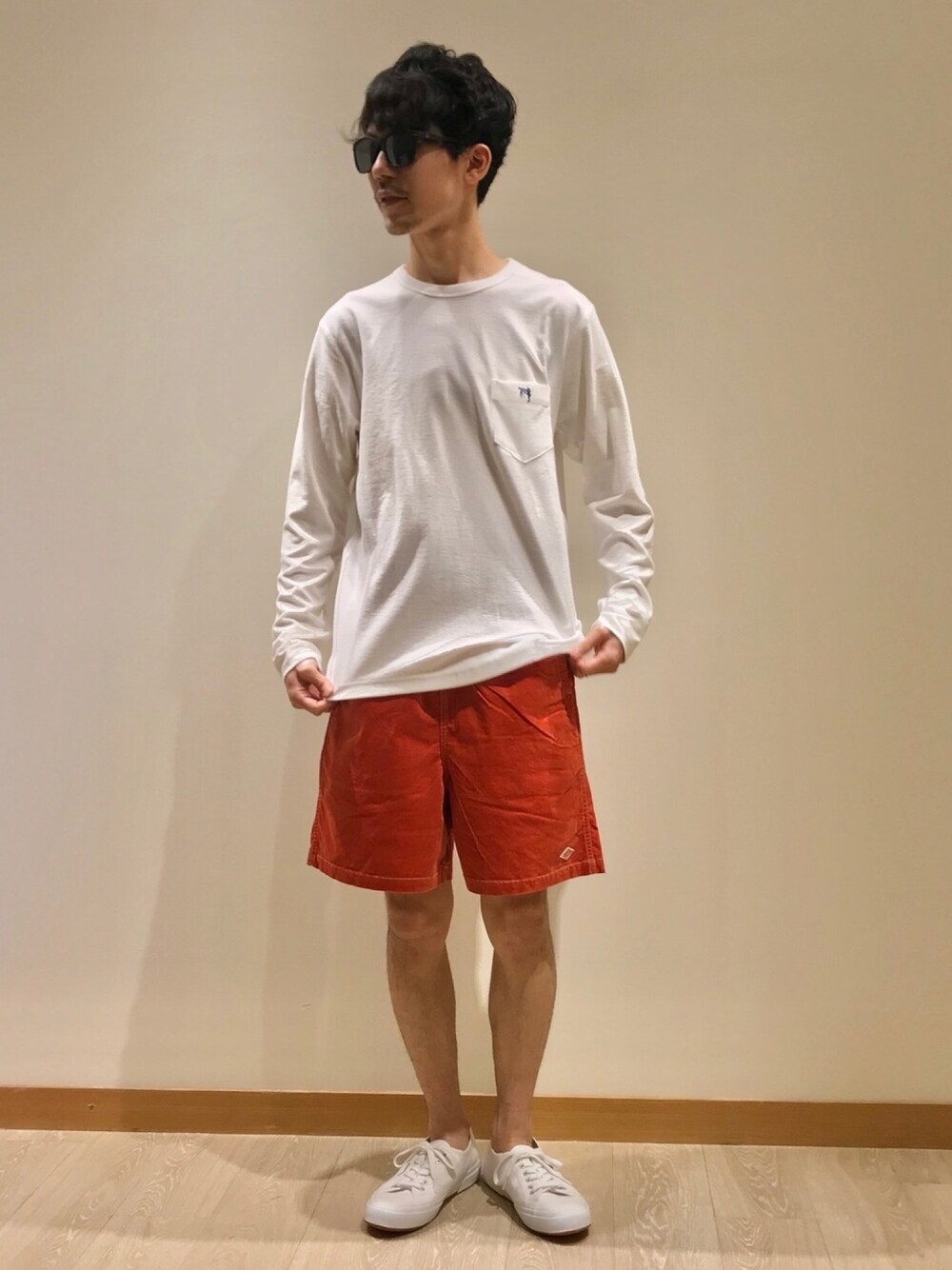 「シンプル、シンプルコーデ、カジュアル、カジュアルコーデ、夏コーデ、リラックススタイル、ゆるコーデ、FREDY&GLOSTER、gloster、Danton」｜「IZIPIZIのアイテム（サングラス、ブラック系）」を使った、katsuさん（メンズ・172cm）の春コーディネートの1枚目の写真