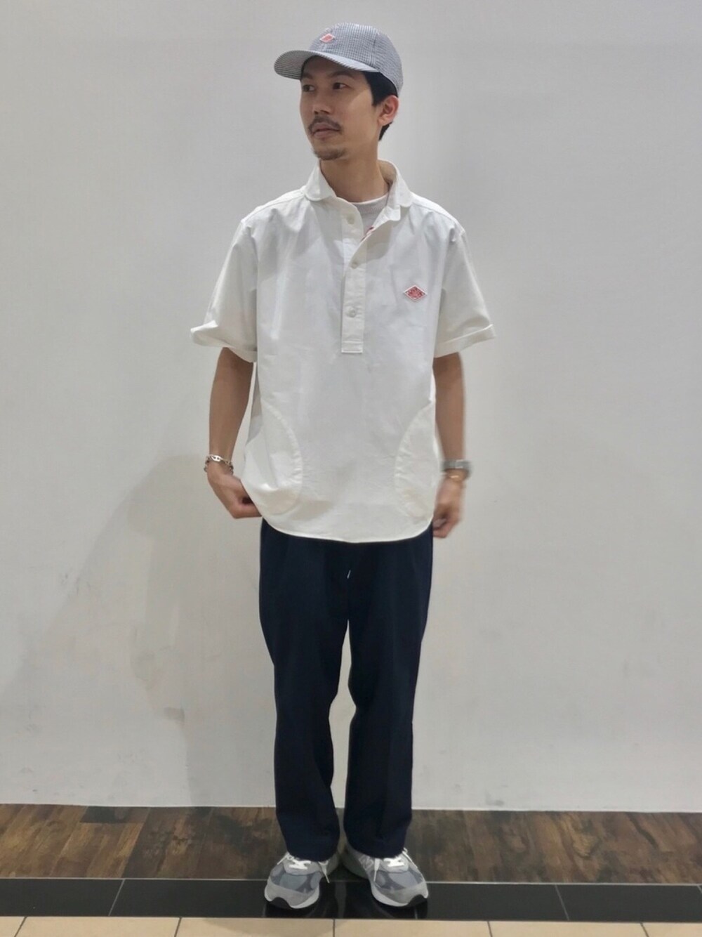 「シンプル、シンプルコーデ、カジュアル、カジュアルコーデ、夏コーデ、FREDY&GLOSTER、gloster、Danton、ダントン」｜「DANTONの【DANTON / ダントン】キャップ （ストライプ/ギンガム）＃JD7144-（NDC/CGG）（キャップ、ホワイト系）」を使った、katsuさん（メンズ・172cm）の夏コーディネートの1枚目の写真