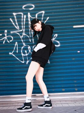 「SQUAD（スクアッド）のアイテム（帽子）」を使った、Catherine さん（レディース・172cm）の秋コーディネート