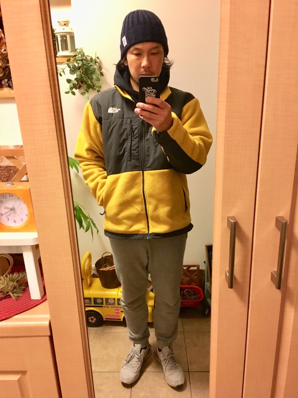 「オトナカジュアル、古着、ニットキャップ、デナリジャケット、スウェットパンツ、アメカジ、vintage、ナイキ、ノースフェイス、GU」｜「STANDARD CALIFORNIAのアイテム（ニットキャップ/ビーニー、グレー系）」を使った、tomolex さん（メンズ・172cm）の春コーディネートの1枚目の写真