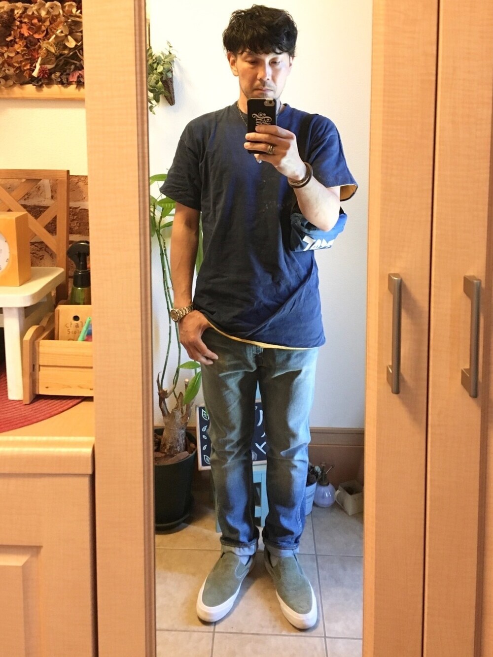 「春夏コーデ、リバーシブル、デニム、Champion、Levi's、アメカジ、古着、vintage、ラフ、converse」｜「VINTAGEの70s vintage champion reversible T（Tシャツ/カットソー、ブルー系）」を使った、tomolex さん（メンズ・172cm）の春コーディネートの1枚目の写真