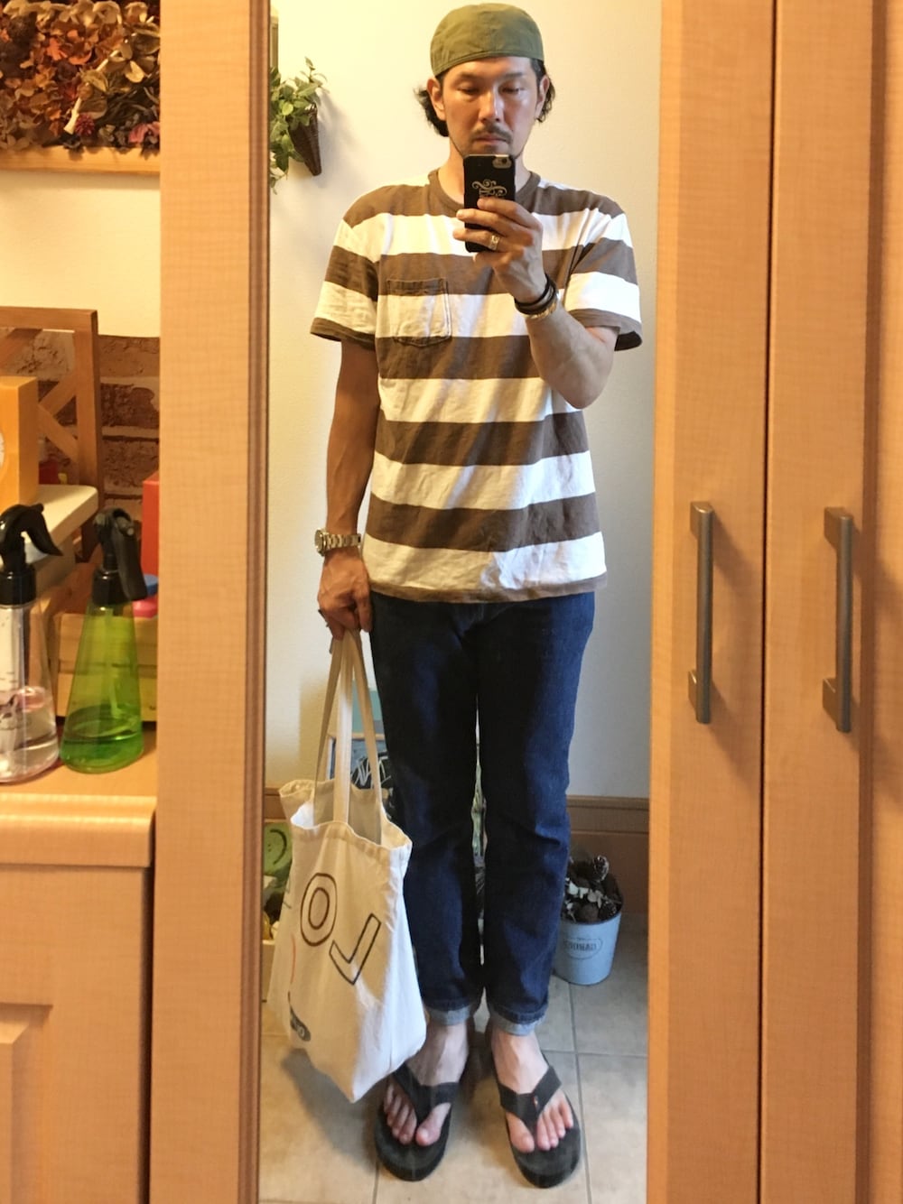 「デニム、ボーダー、GAP、Levi's、サンダル、メカニックキャップ、トートバッグ、アメカジ、vintage、古着」｜「STEVENSON OVERALL CO.のアイテム（キャップ、グリーン系）」を使った、tomolex さん（メンズ・172cm）の秋コーディネートの1枚目の写真
