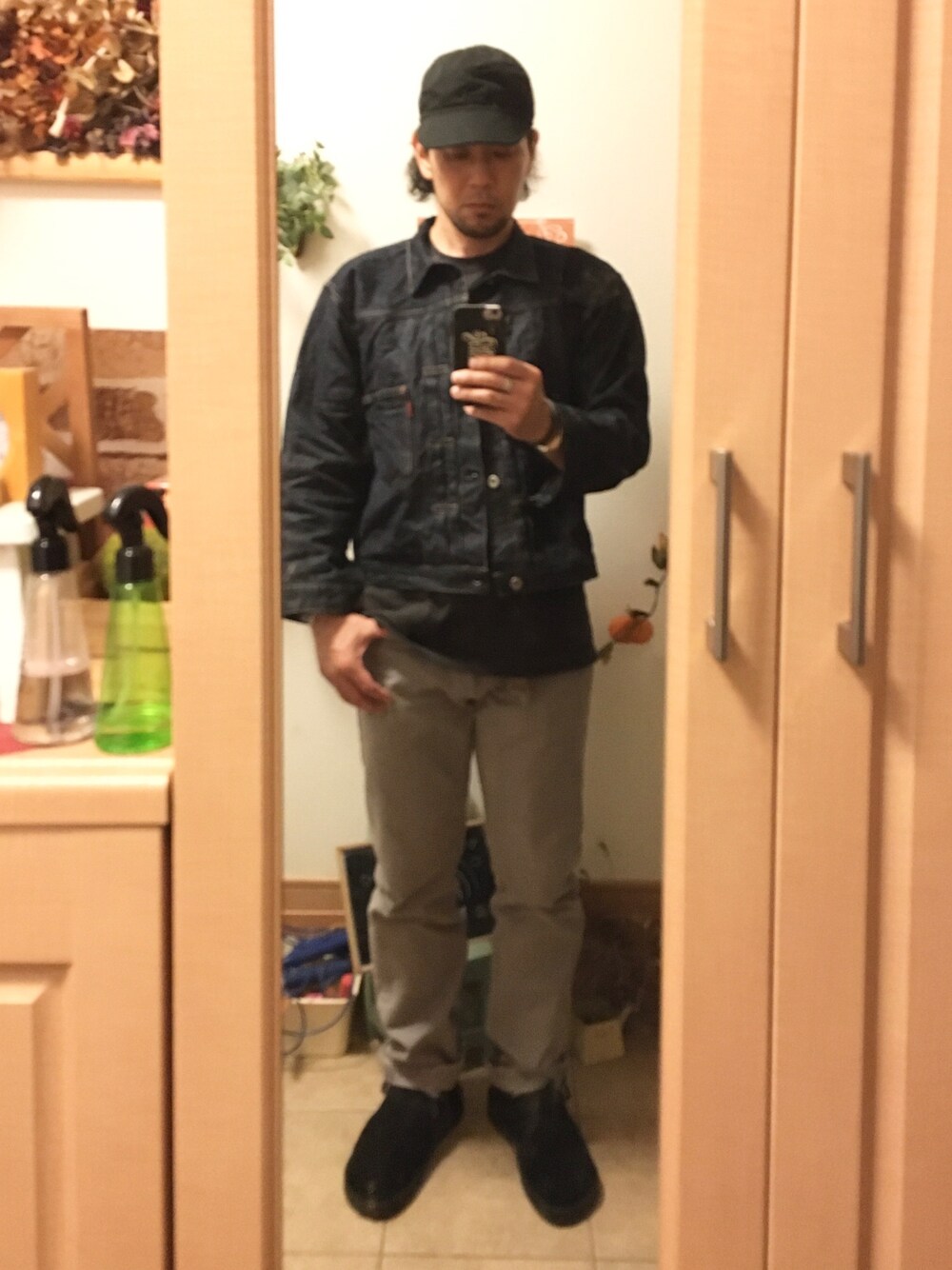 「秋コーデ、メカニックキャップ、デニムジャケット、グレーデニム、レザーシューズ、アメカジ、vintage、古着、炭鉱スタイル、Levi's」｜「STEVENSON OVERALL CO.のアイテム（キャップ、ブラック系）」を使った、tomolex さん（メンズ・172cm）の秋コーディネートの1枚目の写真