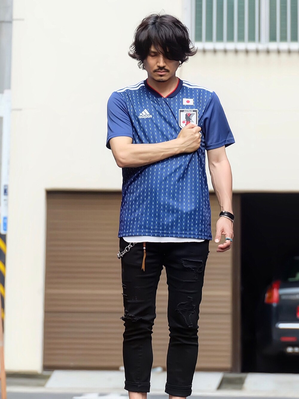 Decoさんの「アディダス サッカー日本代表 ホームレプリカユニフォーム半袖（adidas）」を使ったコーディネート
