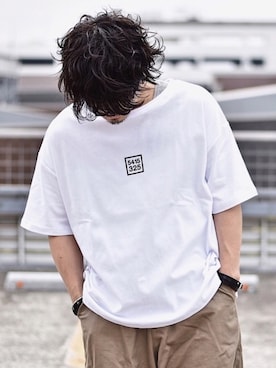 「ベージュTシャツ」｜Decoさん（メンズ・170cm）の夏コーディネート