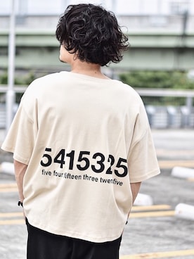 「ベージュTシャツ」｜Decoさん（メンズ・170cm）の夏コーディネート