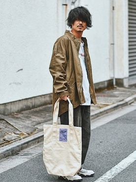 「ビッグトート」｜「アイテム（モッズコート）」を使った、Decoさん（メンズ・170cm）の秋コーディネート