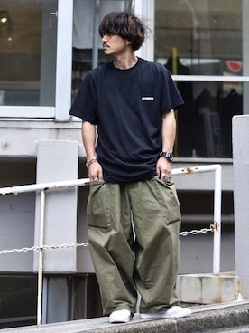 「off white（オフホワイト）のアイテム」を使った、Decoさん（メンズ・170cm）の夏コーディネート