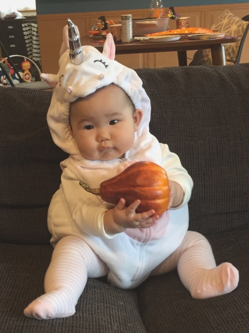 「ベビーコーデ、ベビー、生後9ヶ月、ハロウィン、ハロウィンパーティー、ハロウィン 仮装、wearhalloween2017」｜「Carter'sのアイテム（ロンパース、ホワイト系）」を使った、poyoさん（キッズ・70cm）の秋コーディネートの1枚目の写真