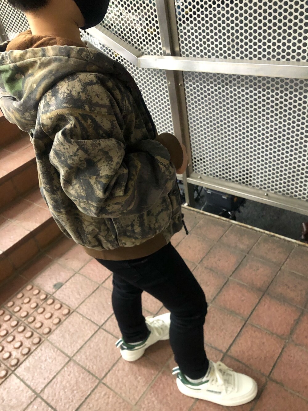 「kids、kidsfashion、キッズコーデ、キッズファッション、古着MIX、古着キッズ」｜「JERZEESのアイテム（ジャケット/アウター、グリーン系）」を使った、Seek Differenceさん（メンズ・180cm）の冬コーディネートの1枚目の写真