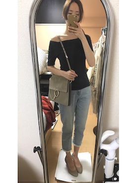 「FRAY I.D（フレイアイディー）のオフショルカットトップス（Tシャツ/カットソー、ブラック系）」を使った、takamieさん（レディース・163cm）の春コーディネート