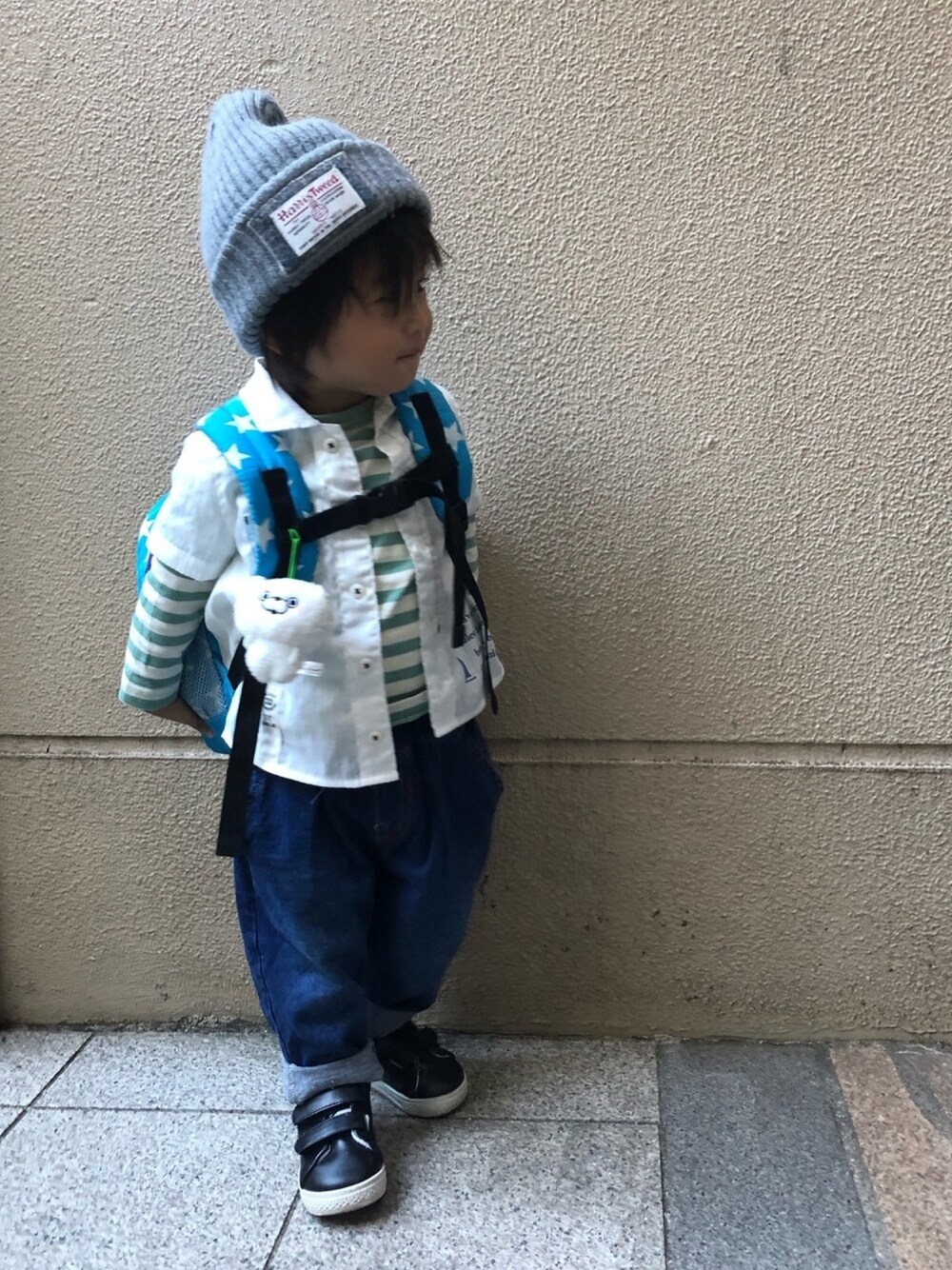 「やっぱりストリートが好き、カジュアルコーデ、キッズコーデ、デニムパンツ」｜「しまむらのアイテム（ニットキャップ/ビーニー、グレー系）」を使った、SO&KEIさん（キッズ・80cm）の秋コーディネートの1枚目の写真