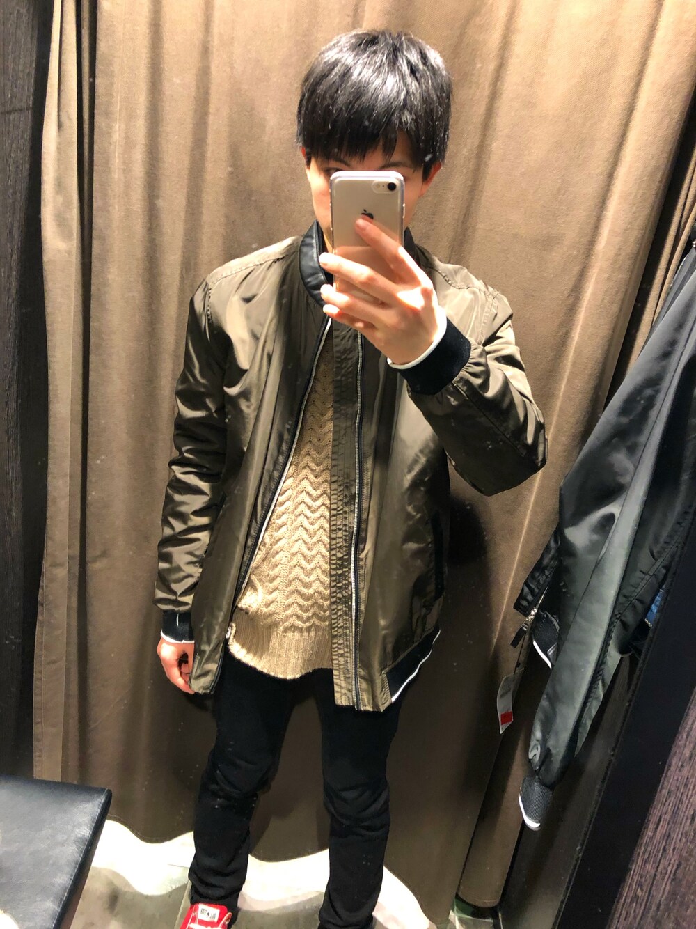 ZARAのノーカラージャケットを使った「キレイめ」のメンズ人気