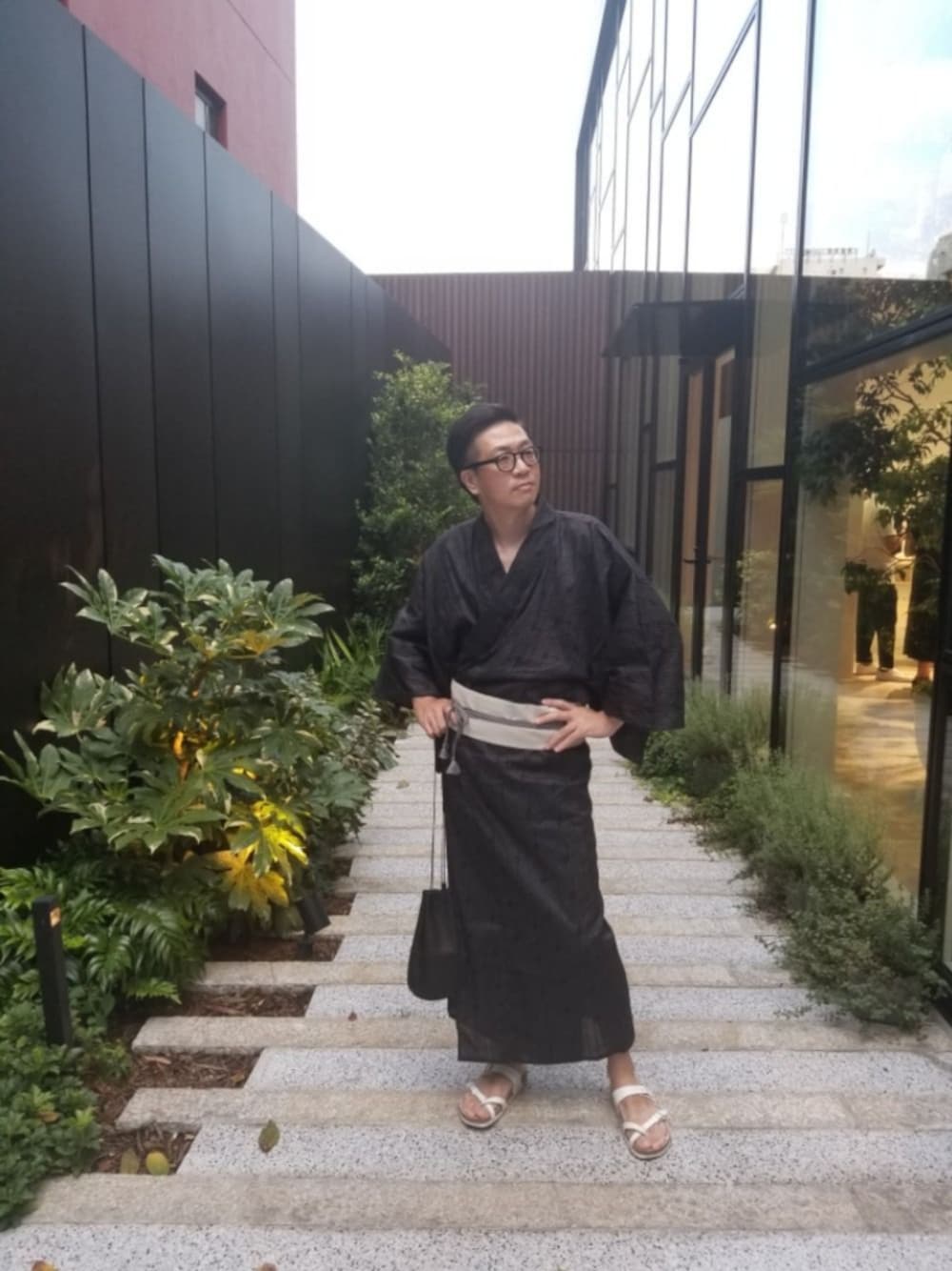 「無印良品、浴衣、浴衣男子」｜「無印良品のアイテム（浴衣、ブラック系）」を使った、流し打ちのやまさん（メンズ・174cm）の夏コーディネートの1枚目の写真