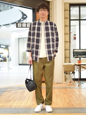 「URBANRESEARCHDOORS」｜しおやんさん（メンズ・180cm）の春コーディネート