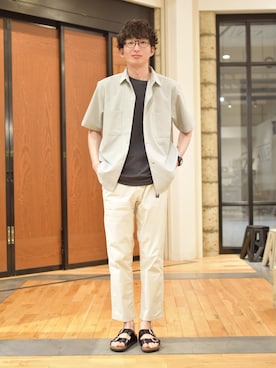 「URBANRESEARCHDOORS」｜しおやんさん（メンズ・180cm）の春コーディネート