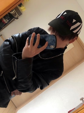 「OFF-WHITE」｜「アイテム（ライダースジャケット）」を使った、真魁 ( まお )さん（メンズ・168cm）の冬コーディネート