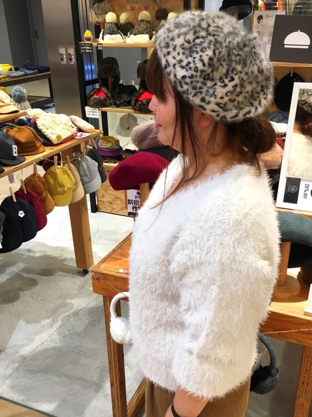 その他のハンチング/ベレー帽を着用したレディースの秋コーディネートの1枚目の写真