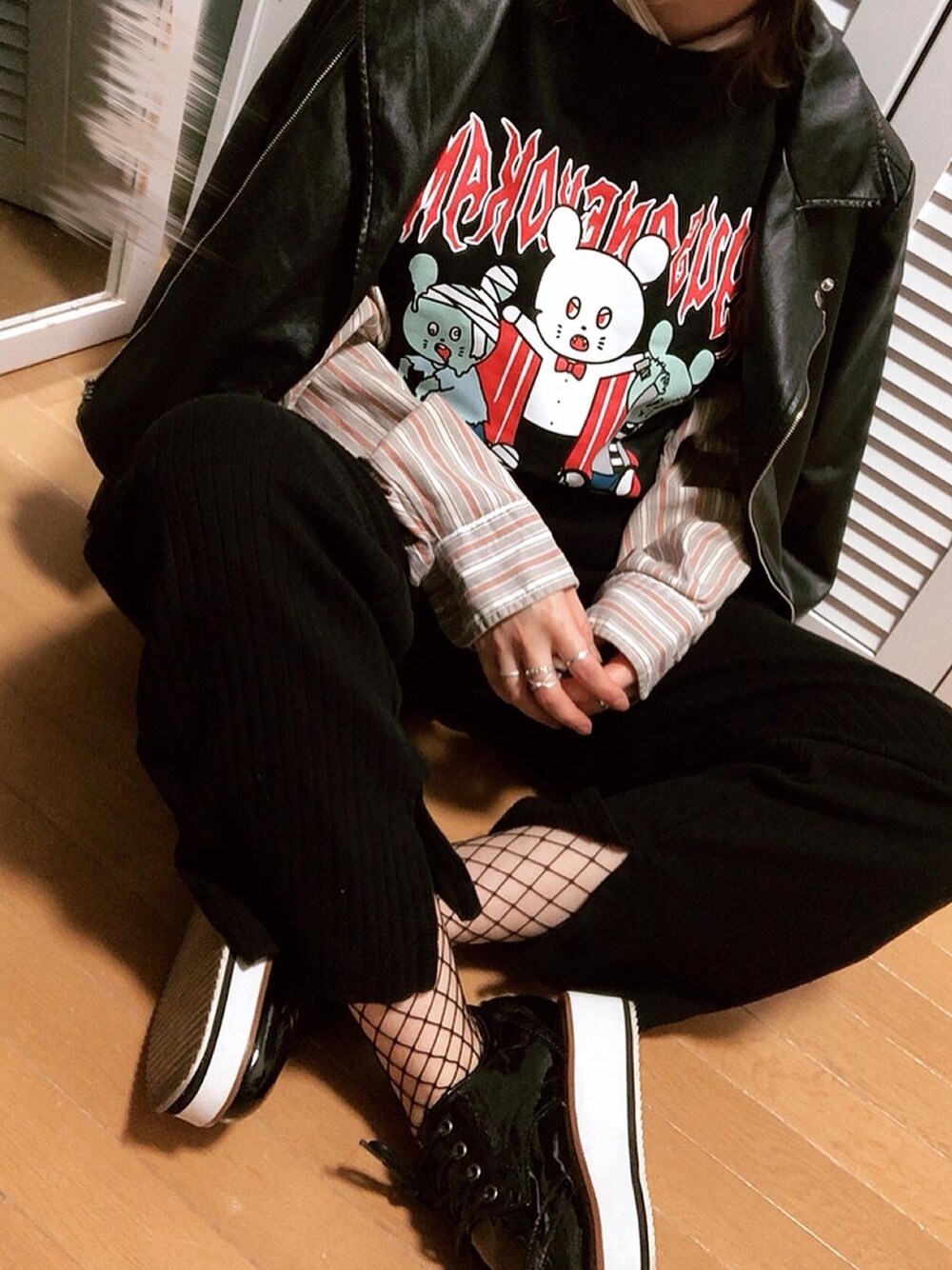 「キュウソネコカミ、ヴィヴィアンウエストウッド、UNIQLO、GU、ポロラルフローレン、ハロウィン、フォローミー、相互フォロー、ブラックコーデ」｜「GUのアイテム（ライダースジャケット、ブラック系）」を使った、もちこさん（レディース・157cm）の秋コーディネートの1枚目の写真