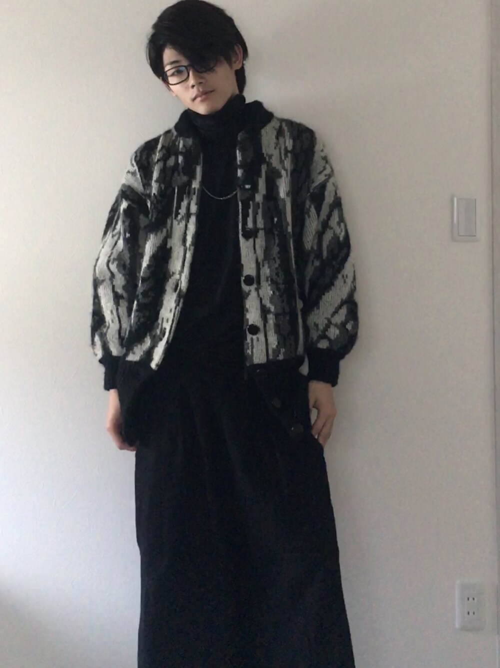 「fashion、黒、古着、ガウチョパンツ、お洒落さんとつながりたい、お洒落になりたい、フォローミー」｜「usedのアイテム（ニット/セーター、その他）」を使った、たくみん。さん（メンズ・173cm）の春コーディネートの1枚目の写真