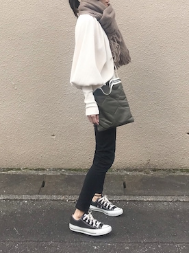 「LA BELLE ETUDE（ラベルエチュード）のアイテム（Tシャツ/カットソー）」を使った、Ayaさん（レディース・151cm）の冬コーディネート