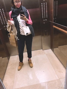 「roots（ルーツ）のアイテム（パンツ）」を使った、Eva     Wangさん（レディース・170cm）の冬コーディネート