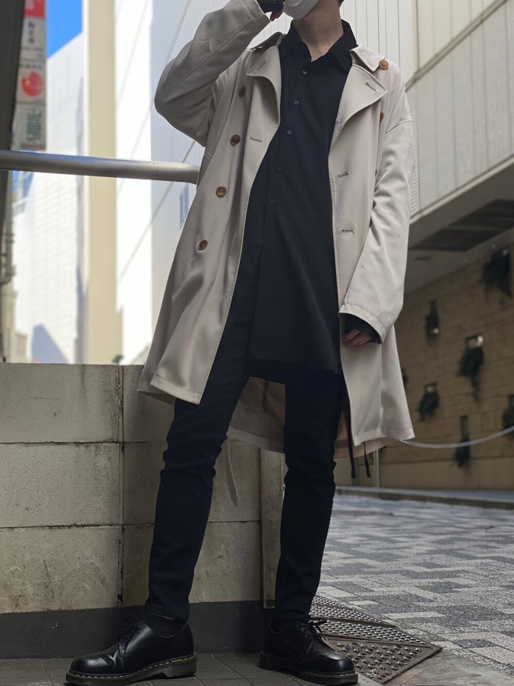 「ブラック、春、春アウター、ootd、大人カジュアル、プチプラコーデ、おしゃれさんと繋がりたい、春コーデ、オトナカジュアル、きれいめカジュアル」｜「HAREのハイストレッチSUPERスキニー（その他パンツ、ブラック系）」を使った、りゅうさん（メンズ・176cm）の春コーディネートの1枚目の写真