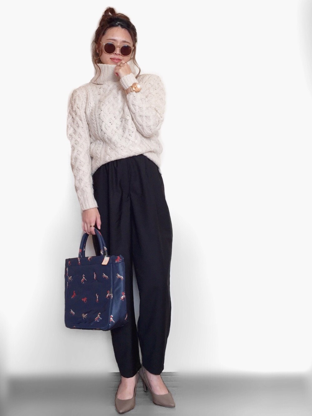 「シンプル、冬、パンツスタイル、オトナカジュアル、ゆるコーデ、CAMBIO、russet、PR、ケーブルニット、白ニット」｜「mimitoujoursのアイテム（ニット/セーター、ホワイト系）」を使った、Miiさん（レディース・159cm）の冬コーディネートの1枚目の写真