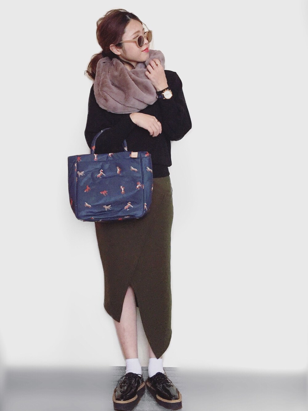 「russet、Fossil、FOSSILSTYLE、sheson、SENSEOFPLACE、センスオブプレイス、タイトスカート、ファー、スヌード、厚底シューズ」｜「SENSE OF PLACE by URBAN RESEARCHのハイネックバルーンスリーブセーター（ニット/セーター、ブラック系）」を使った、Miiさん（レディース・159cm）の冬コーディネートの1枚目の写真