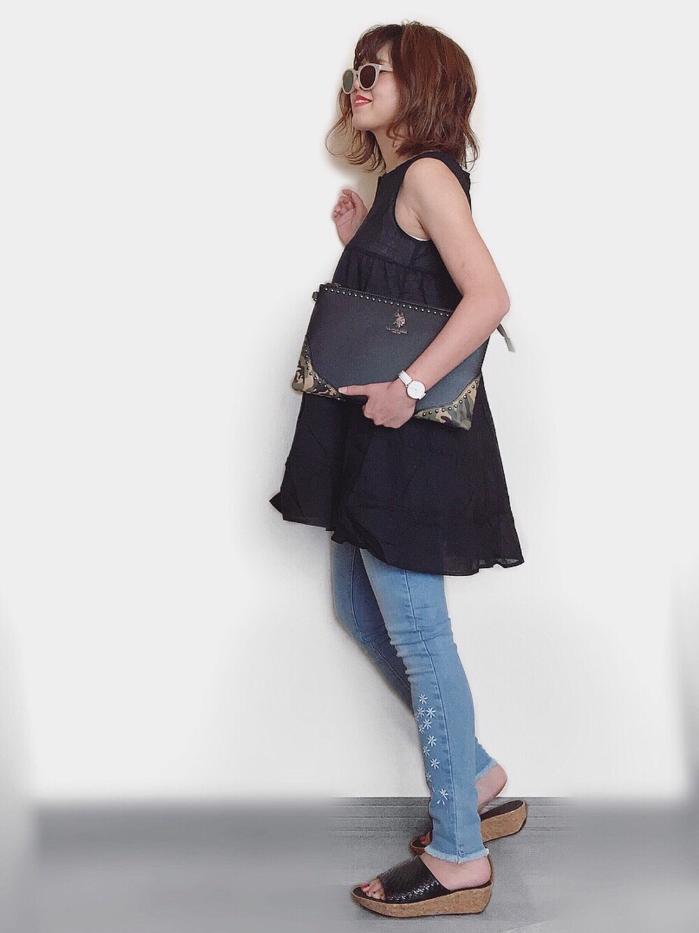 「uspolo、USポロ、Desigual、デシグアル、fitflop、クラッチバッグ、チュニック、スキニーデニム、ティアード、カモフラ」｜「U.S. POLO ASSN.の【U.S.POLO ASSN.】 ユーエスポロアッスン　スタッズ クラッチバッグ US1908（クラッチバッグ、その他）」を使った、Miiさん（レディース・159cm）の夏コーディネートの1枚目の写真